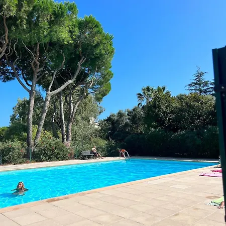 En Bord De Apartment